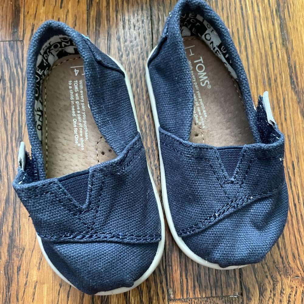 Brand new blue TOMs